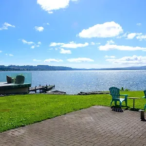 Holiday home Tranquility Lakefront, Rotorua